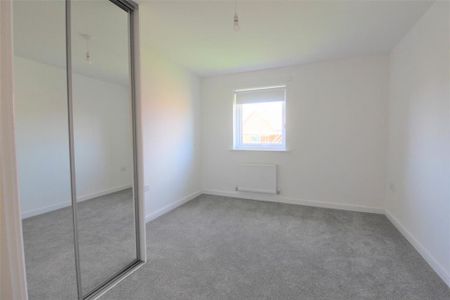 3 bedroom semi-detached house to rent - Photo 4