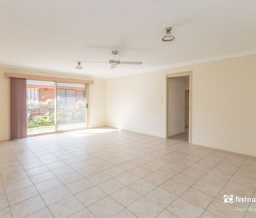 4 Bedroom, Airconditioned, family sized home close to the water - Photo 3
