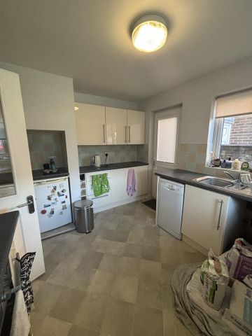 3 bedroom terraced house to rent - Photo 5