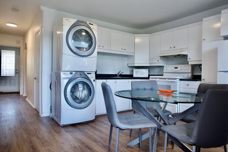 Apartment For rent Montréal - Photo 2