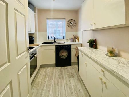 2 bedroom flat to rent - Photo 5