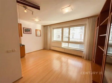 Pronájem 1+KK u metra Českomoravksá - Photo 2