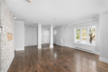 880 Rue St-Antoine E. - Photo 3