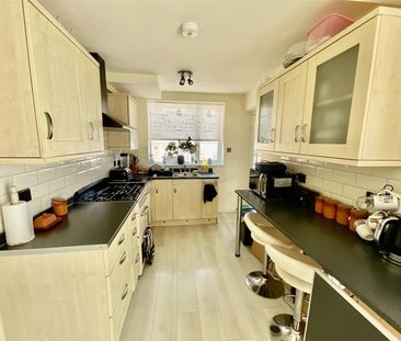 The Uplands, YO12 5HU, Scarborough - Photo 3