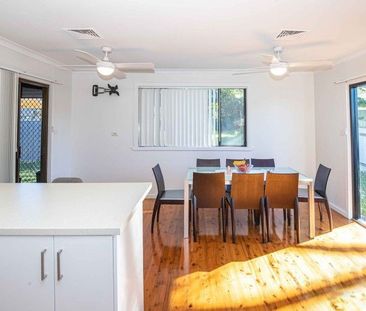 DELIGHTFUL 3-BEDROOM HOME - Photo 4