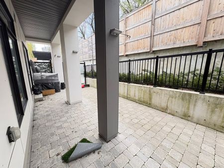 For Lease - 130 Canon Jackson Drive Unit# 109, Toronto, Ontario - Photo 3