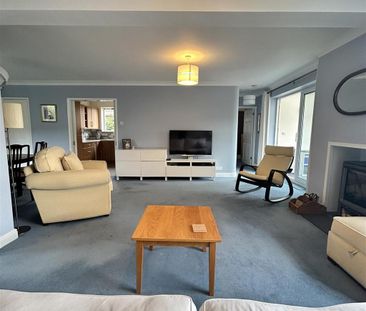 3 bedroom detached bungalow to rent - Photo 4