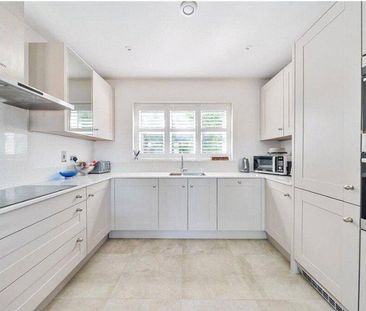 4 bedroom detached house to rent - Photo 5