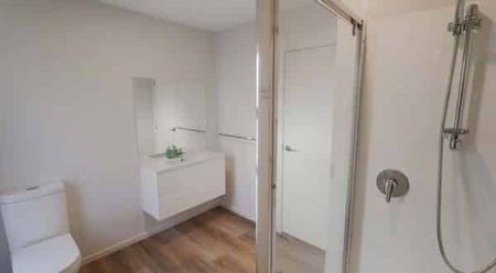 Partial furnished close to public transport - Photo 4