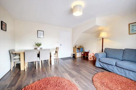 3 Bed Semi-Detached House, Terry Road, CV3 - Photo 2