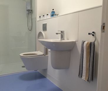 9 Bed End Terrace, Kensington, L7 - Photo 1