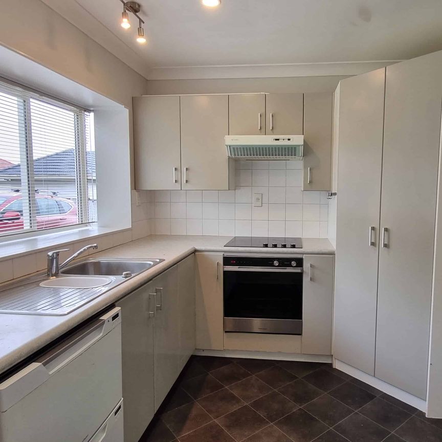 Pet friendly 4 bedroom home with 2 bathrooms - Photo 1