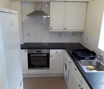 2 bed Apartment - To Let - Photo 4