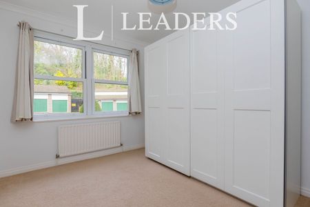 2 bedroom apartment to rent Rookwood Court, GU2 - Photo 3