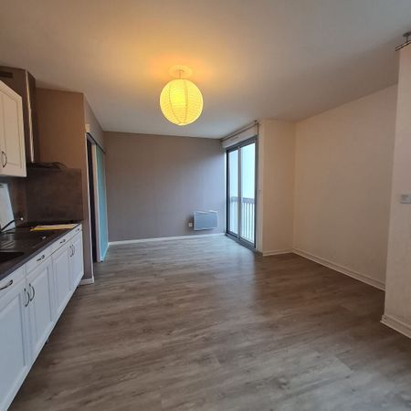 BREST T1 32M² - VUE DEGAGEE - RÉSIDENCE AVEC GARDIEN - Photo 2