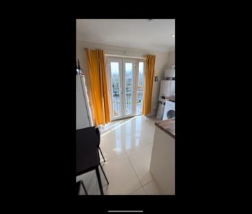 1 Bed Flat, High Road, SO16 - Photo 6