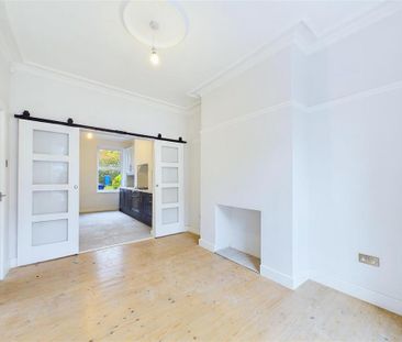 3 bedroom end of terrace house to rent - Photo 6