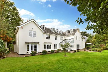 6 bedroom detached house to rent - Photo 2