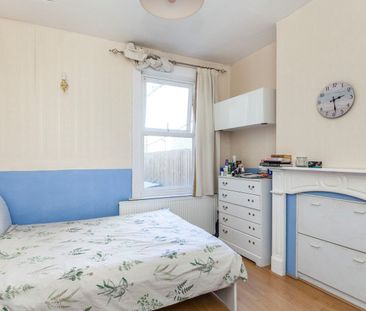 House Share to rent - Hambro Road, London, SW16 - Photo 5