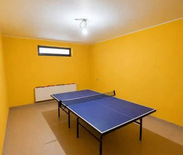 Casă De Inchiriat D+P+2 Etaje 12 camere Cu Curte Mare, Soseaua Fundeni - Photo 1