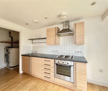 2 bedroom apartment to rent - Photo 4