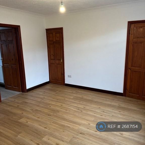 3 bedroom end of terrace house to rent - Photo 1