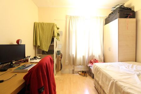 6 bedroom terraced house to rent - Photo 2