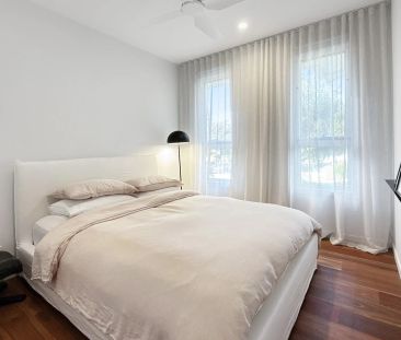 Near new, immaculate home - Photo 5