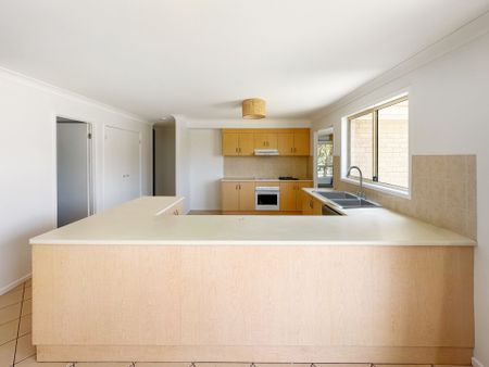 Spacious Family Home - Photo 4