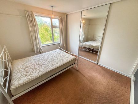 3 bedroom semi-detached house to rent - Photo 3