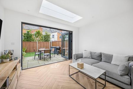 2 bedroom semi-detached house to rent - Photo 2