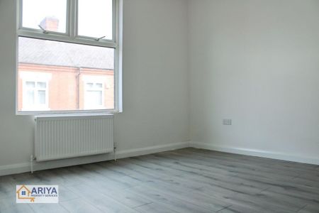4 bedroom terraced house to rent - Photo 4