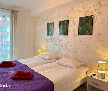 Apartament modern 3 camere 2 bai parcare si terasa zona Centrala - Photo 1