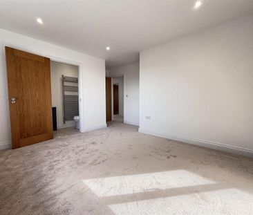 4 bedroom detached house to rent - Photo 5