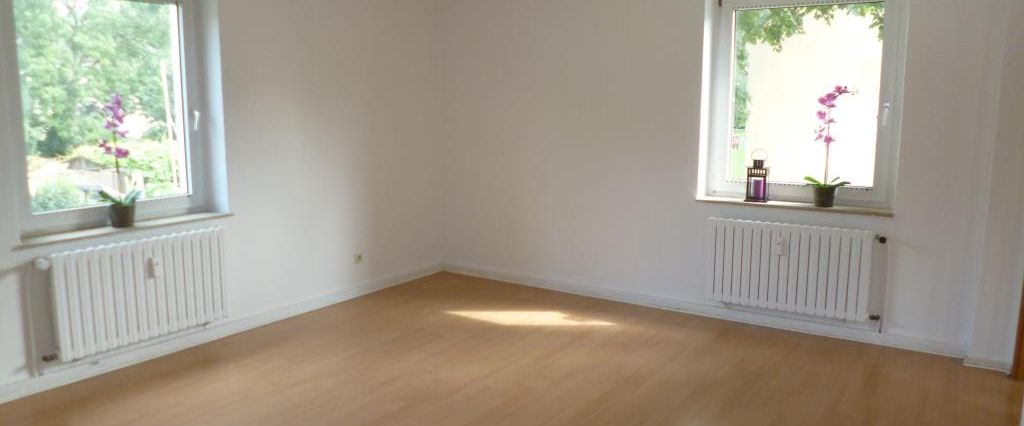 Bezugsfertige 2-Zimmer-Wohnung in Waltrop Stadtmitte frei, mit Tapete und Laminatboden - Photo 1