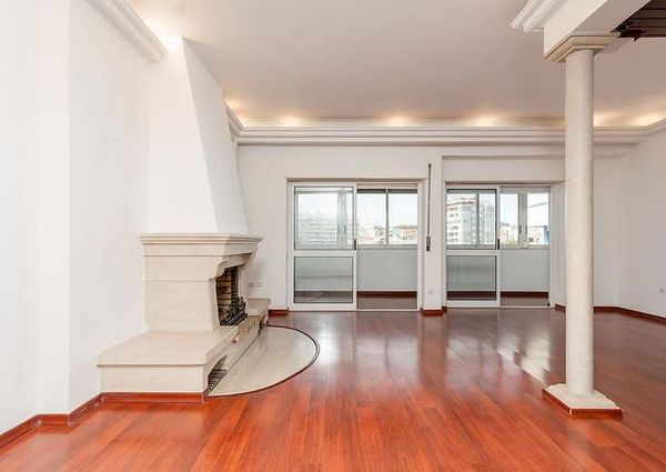 Apartamento T5 em Setúbal