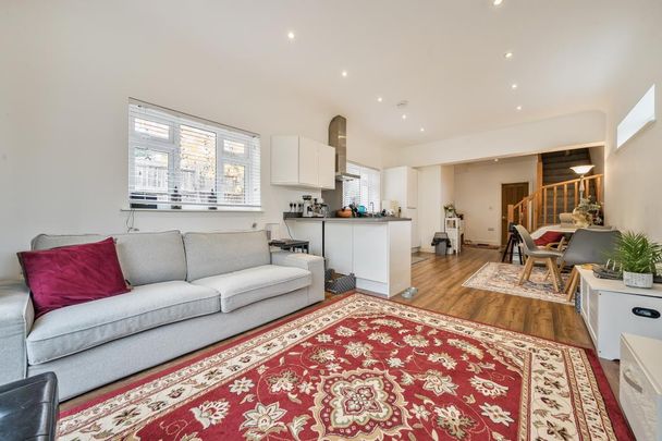 2 bedroom semi-detached house to rent - Photo 1