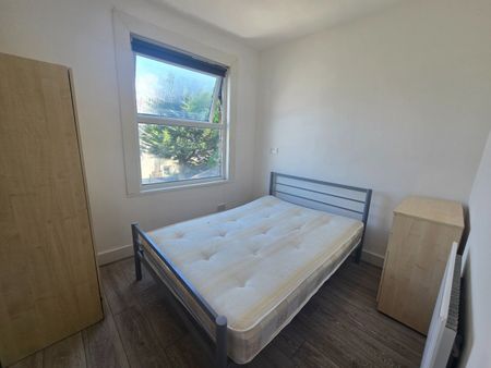 1 Bed Flat, Kent House Road, SE26 - Photo 4
