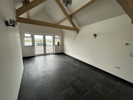 1 bedroom barn conversion to rent - Photo 3