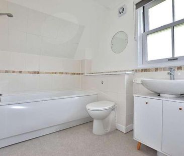 Chequers Lane, Dunmow, CM6 - Photo 2
