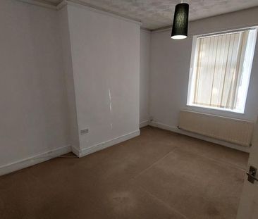 2 bedroom ground floor flat to rent - Photo 4