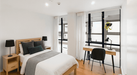 Three bedroom home in the city! - Photo 3