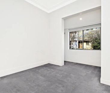 Renovated Upper Level Duplex Home Style Apartment. - Photo 6