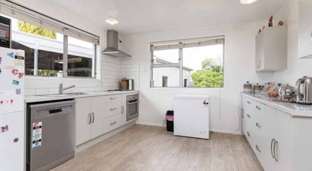 MASTERTON - 3 BEDROOMS - Photo 4