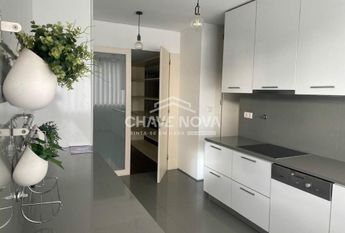 Apartamento T5 em Porto