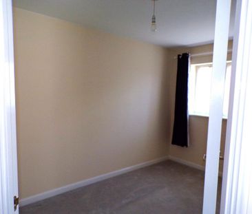 2 bedroom semi-detached house to rent - Photo 5