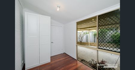 Contemporary Charm with City Proximity - Photo 5