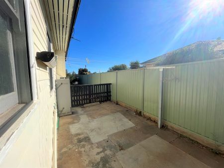 South Shepparton Cosey Home - Photo 2