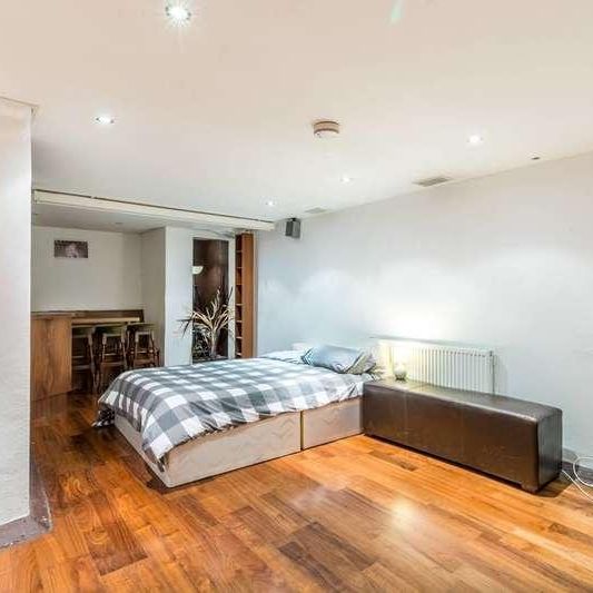 Islington Park Street, Barnsbury, N1 - Photo 1
