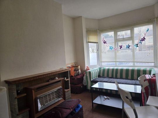 3 bedroom semi-detached house to rent - Photo 1